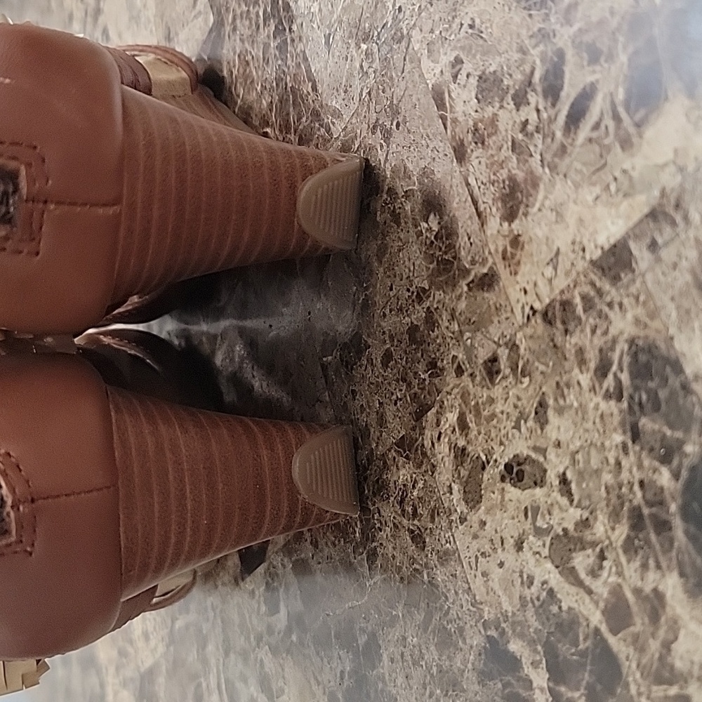 KENNETH Cole Reaction Woman's Leather Wedge Sandal 7M - Picture 10 of 10